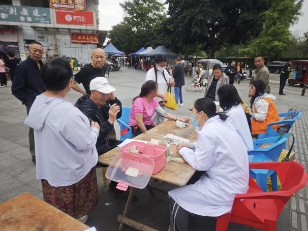 “‘救’在身边·便民同行”公益服务主题活动顺利开展